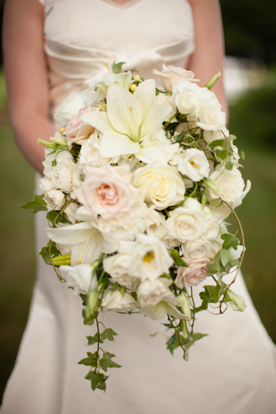 Rose-and-Lily-Bouquet